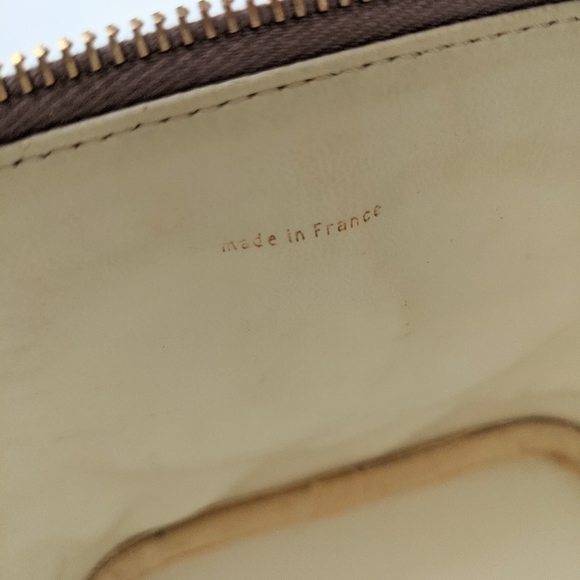 SOLD. Chanel Vintage Vanity Case - Picture 11 of 16